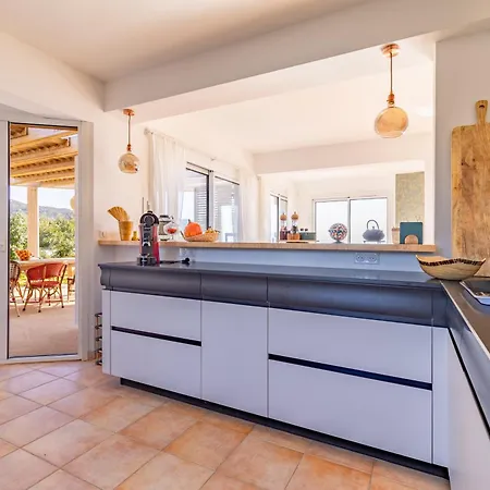 La Ronde Des Soleils Coti-Chiavari (Corsica)