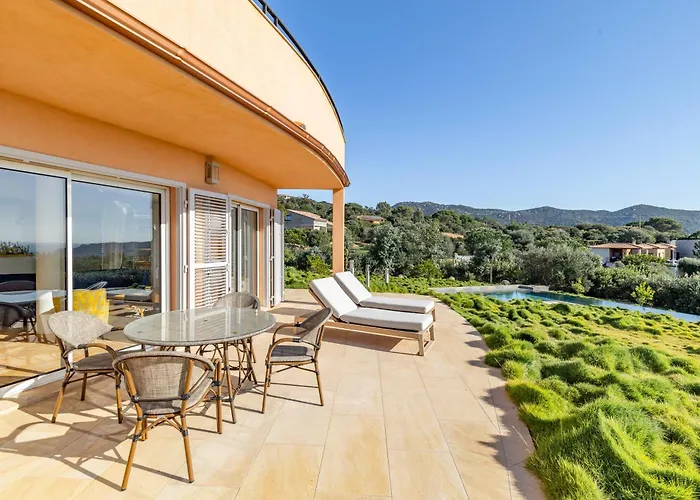 La Ronde Des Soleils Coti-Chiavari (Corsica)