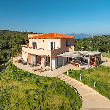 La Ronde Des Soleils Villa *