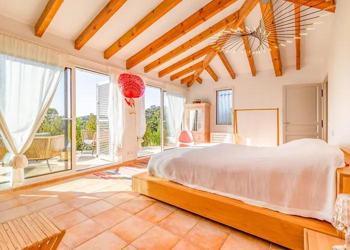 La Ronde Des Soleils Villa Coti-Chiavari (Corsica)