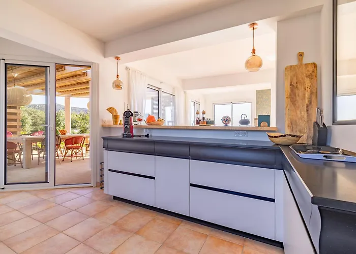 La Ronde Des Soleils Coti-Chiavari (Corsica)